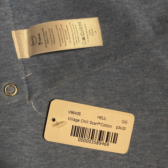 Brand new scarf - Picture 2 of 2